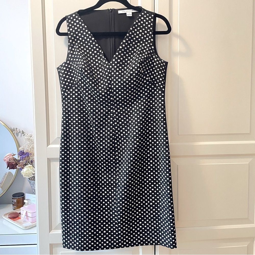 DIANE VON FURSTENBURG VNECK FITTED DRESS SZ 14
